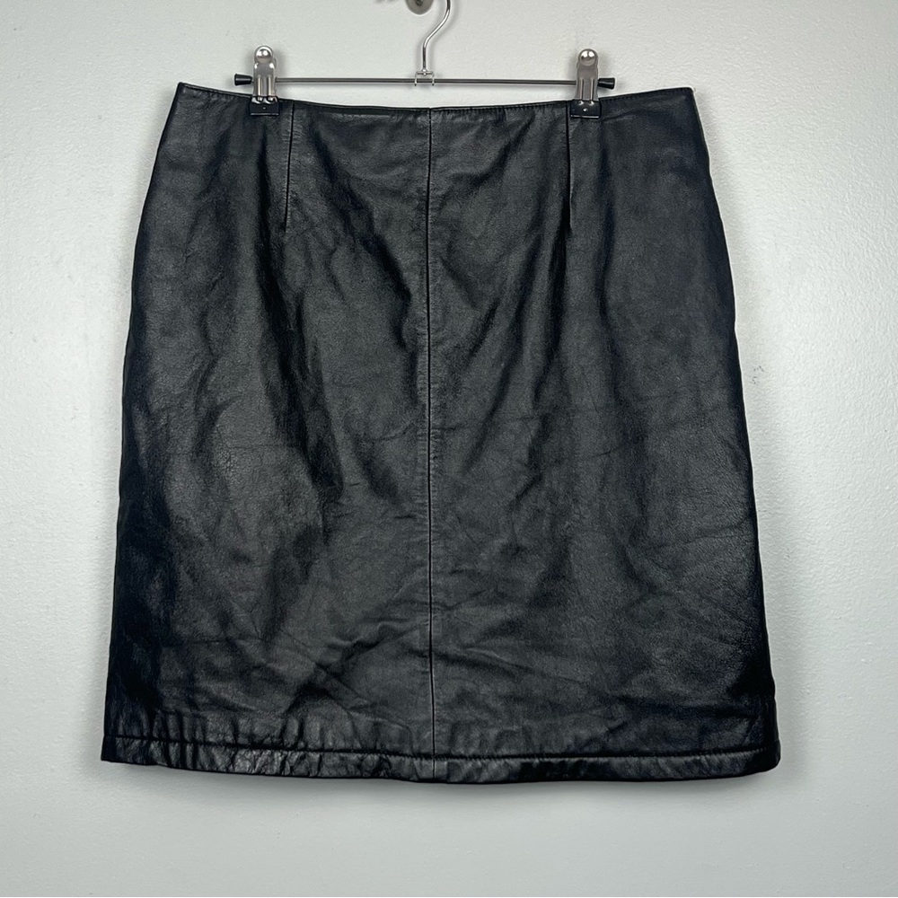Maxima Wilsons Leather black 100% leather outershell back zip skirt, size 14.